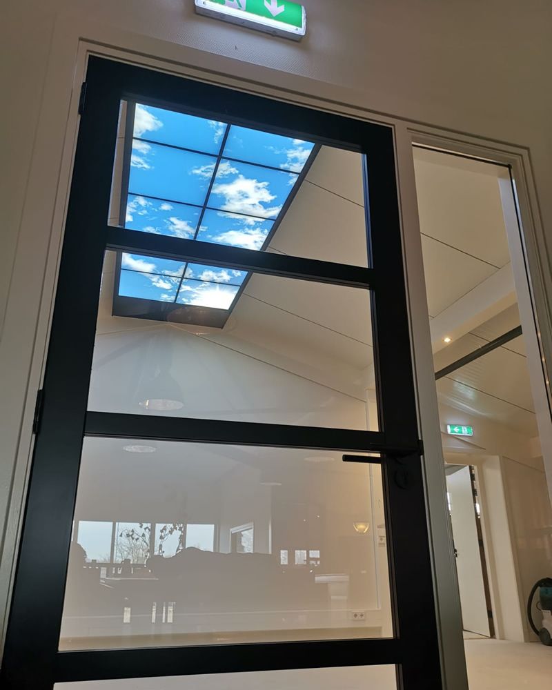 Wolkenplafond in een gang